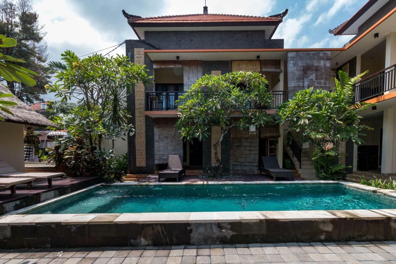 Eddys Cottages & Villa Legian Exterior foto