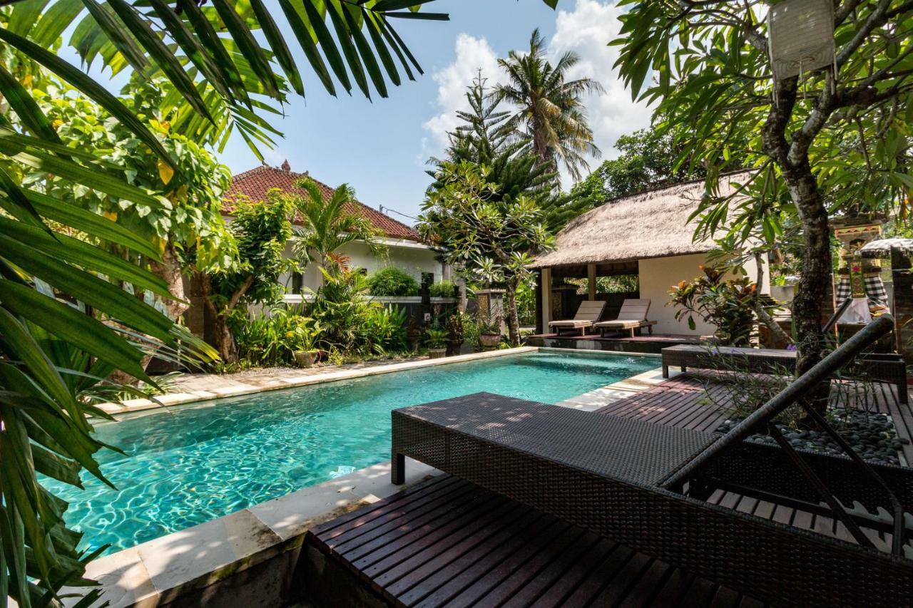 Eddys Cottages & Villa Legian Exterior foto